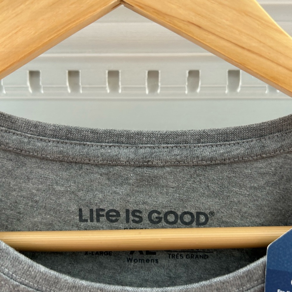 Life Is Good Heather Gray T-Shirt XL NWT chickens top - Picture 5 of 6